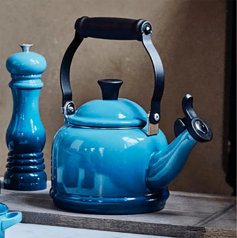 Chaleira Demi Aço Carbono Azul Marseille 1,1L Le Creuset