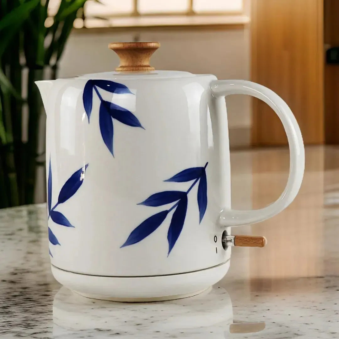 Chaleira Elétrica Porcelana Elegance Branca / Azul 1L 220V Tuut
