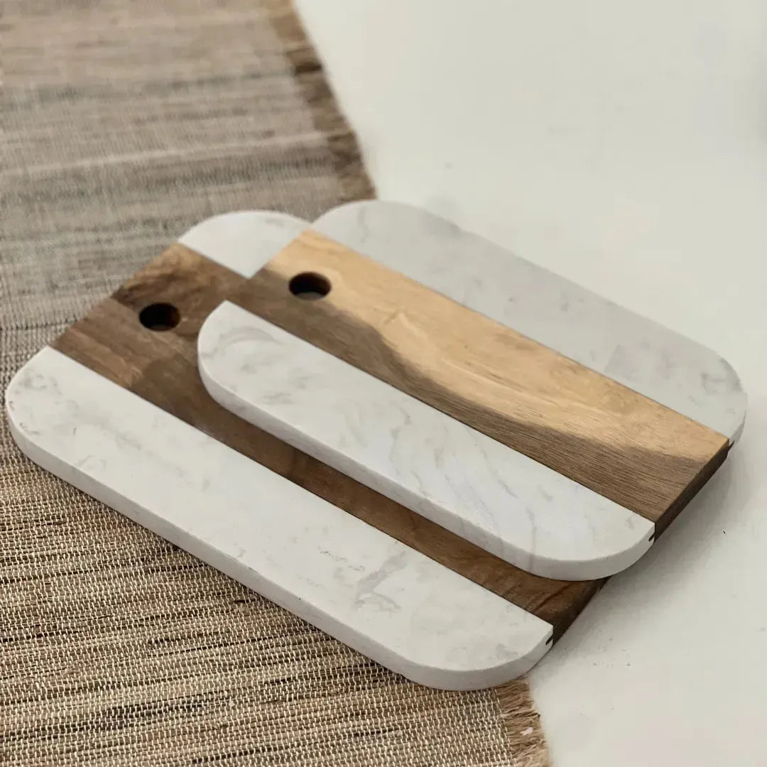 Conjunto 2 Tábuas para Aperitivo com Furo de Pendurar Madeira e Mármore Branco