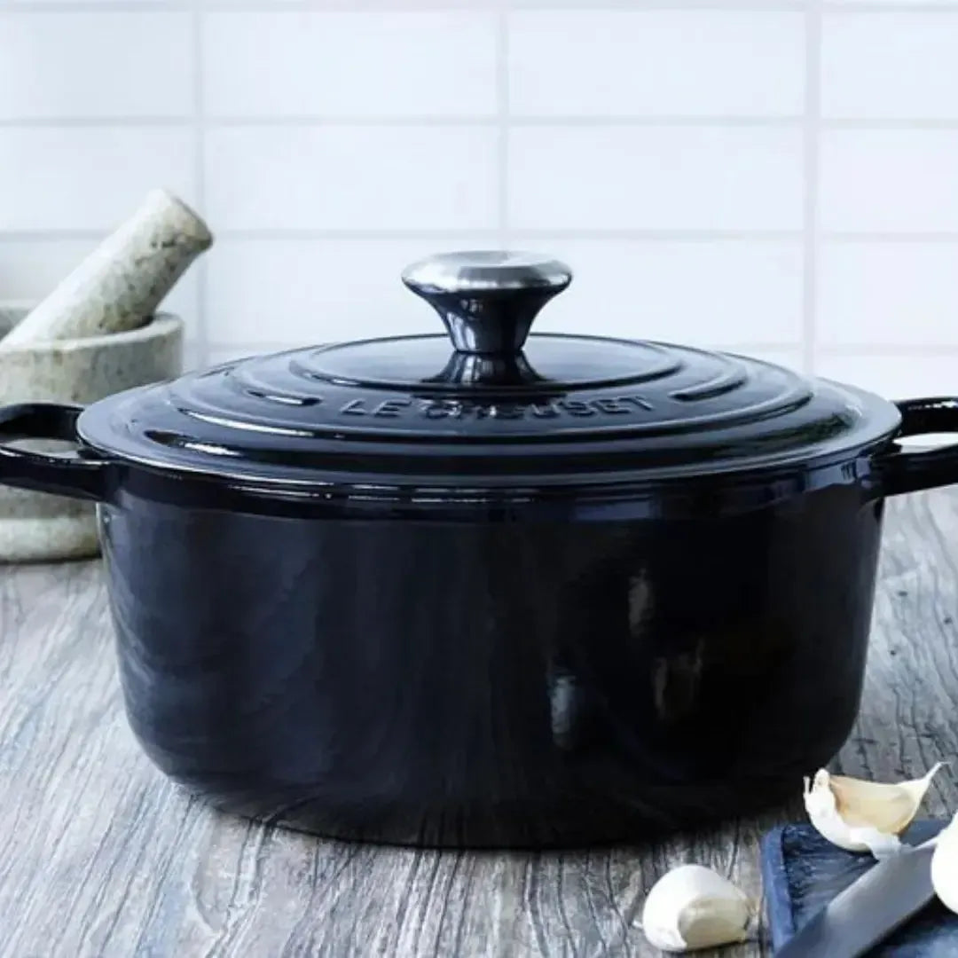 Panela Le Creuset Redonda Signature Black Onyx 6,7L 28cm